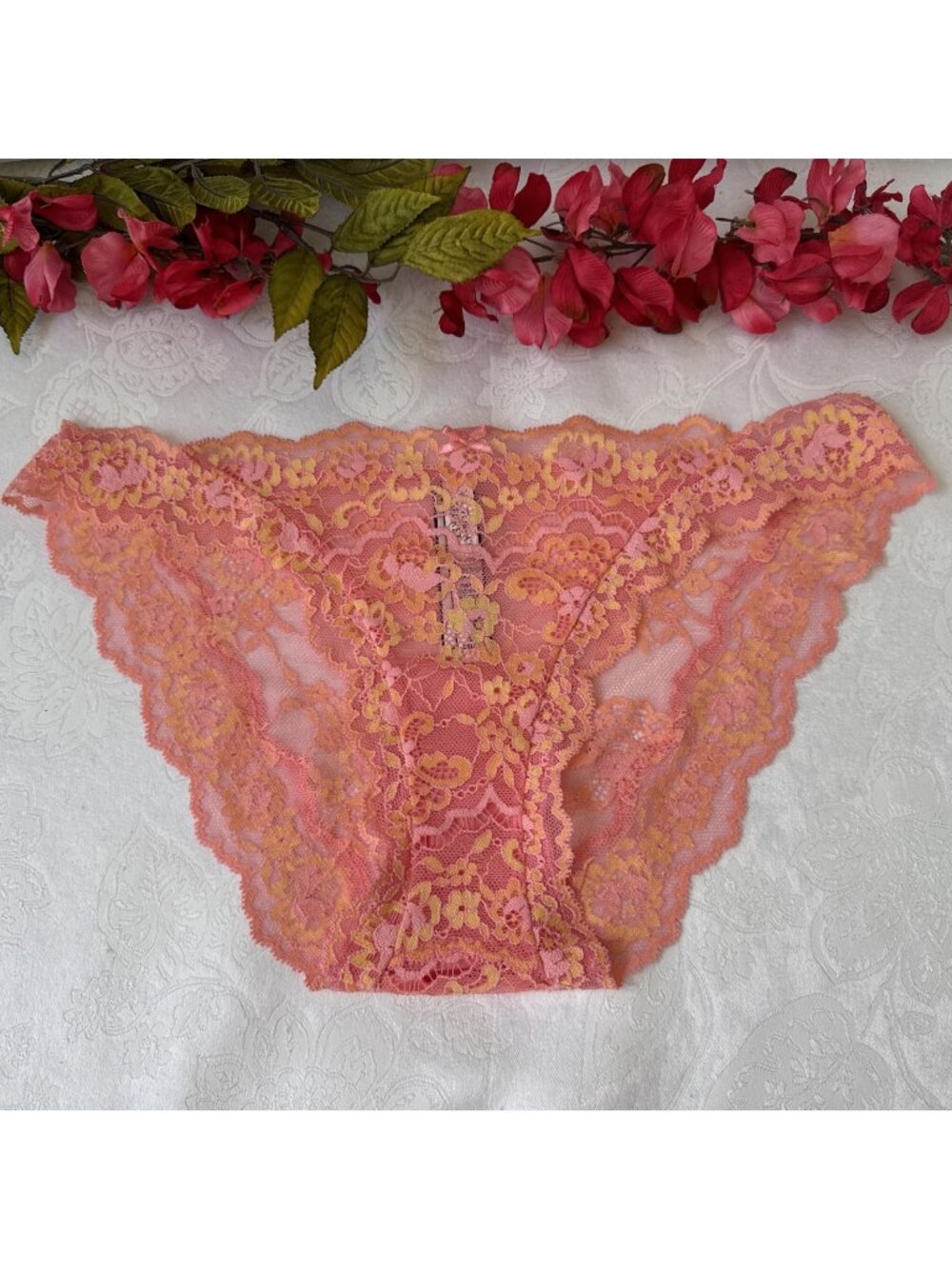 VICTORIA'S SECRET M DREAM ANGELS CORAL SHIMMER LACE CHEEKINI BIKINI PANTIES NWT